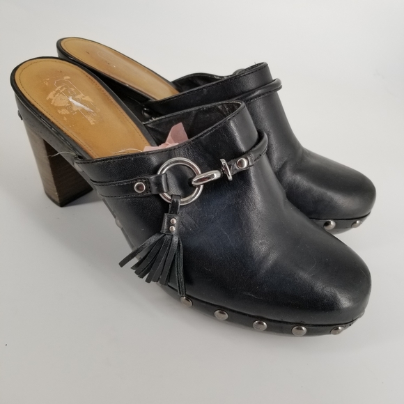 black clogs wooden heel
